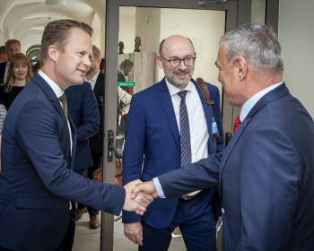Danijos užsienio reikalų ministras Jeppe Kofod susitiko su EHU studentais